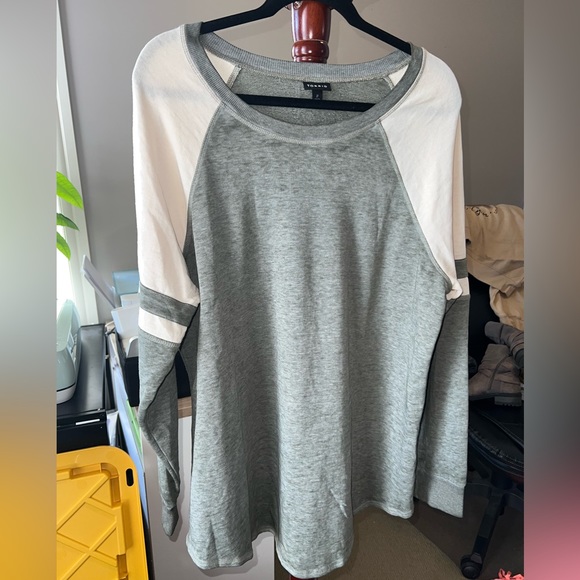 Torrid size 2 baseball light sweater - Picture 4 of 4